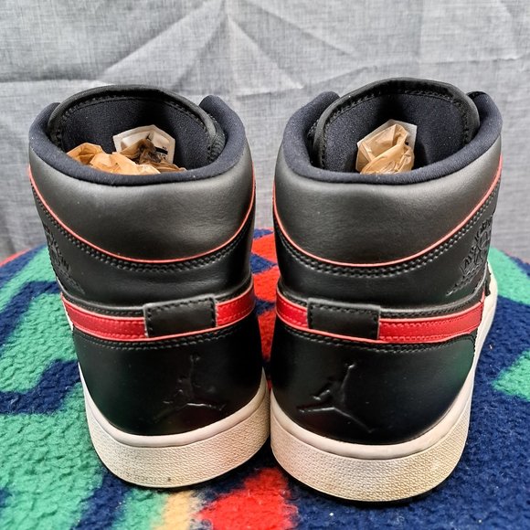 %Nike Air Jordan 1 Mid Retro Black Red Men Size 10.5 Chicago Bulls AJ16